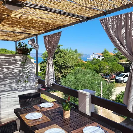 Apartmani Stambuk Jelsa  Room photo